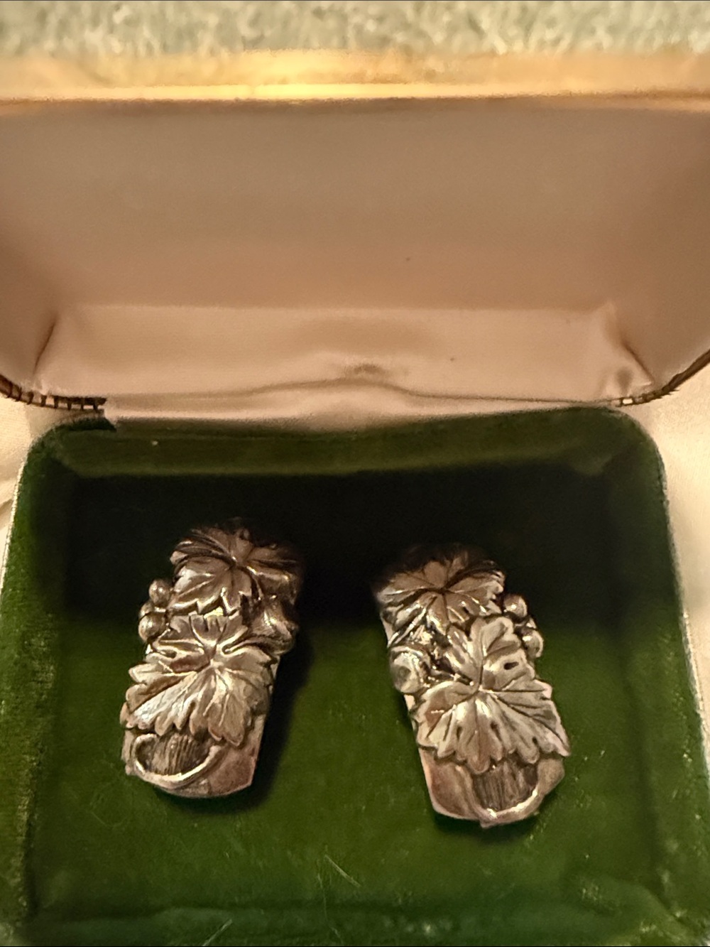 Repouse clip on vintage earrings